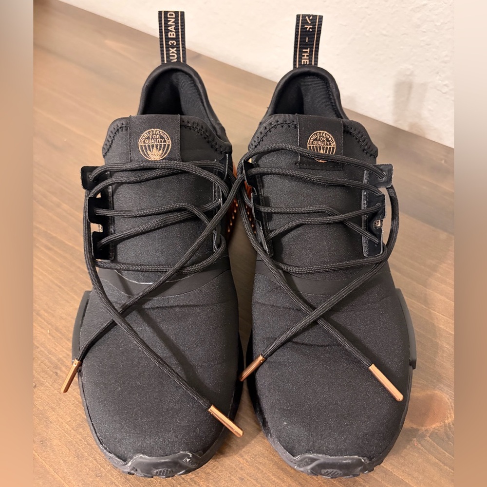 🌹Women’s Adidas RMD R1 Sneakers 🌹 - Picture 5 of 8